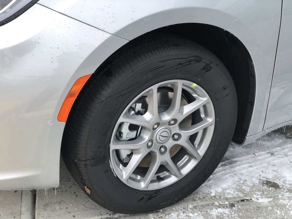 New 2026 Chrysler Pacifica SELECT Passenger Van