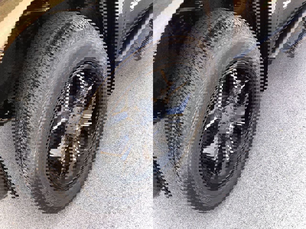 2021 Toyota Tundra Platinum Grade photo 2