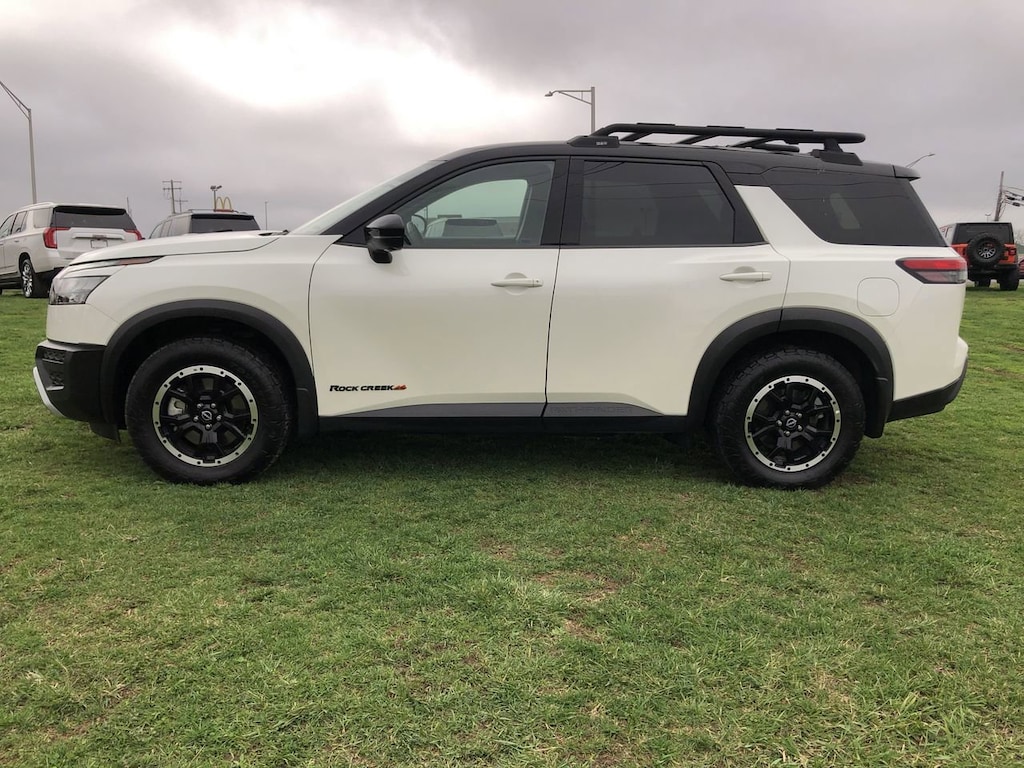Used 2024 Nissan Pathfinder SV SUV