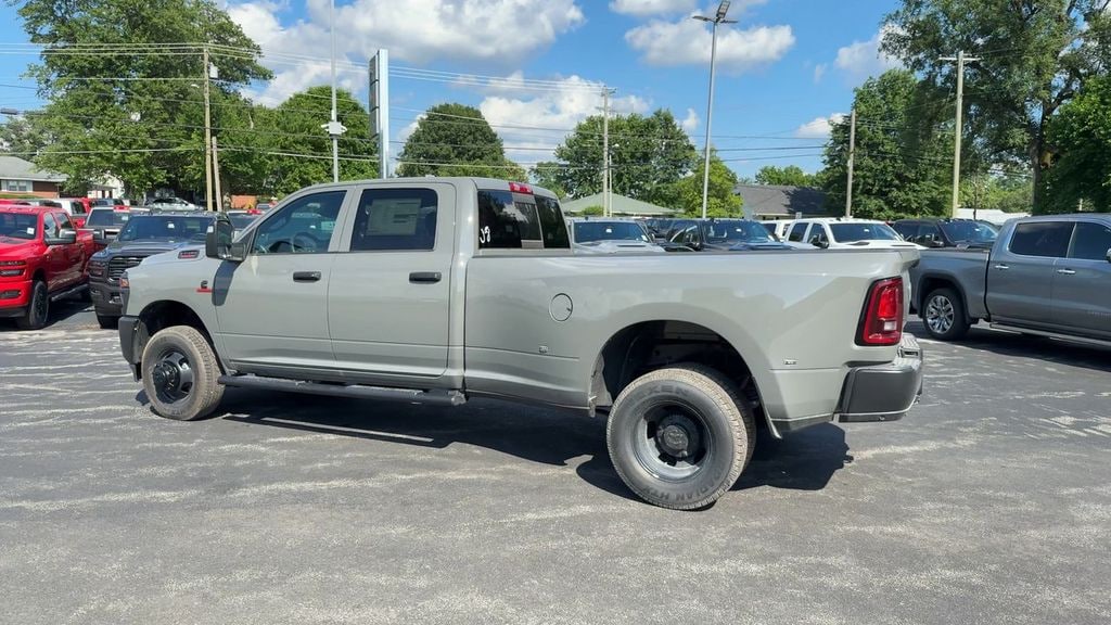 New 2026 Ram 3500 TRADESMAN CREW CAB 4X4 8' BOX Pickup