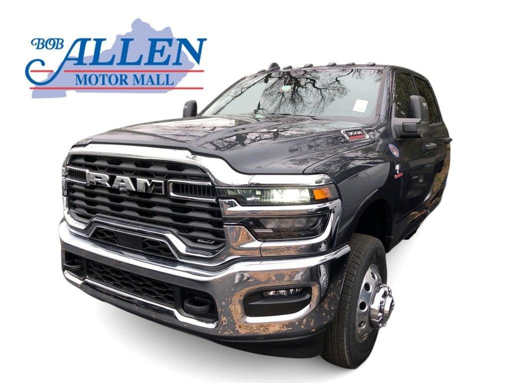 New 2026 Ram 3500 Chassis Cab TRADESMAN CREW 4X4 60' CA Pickup