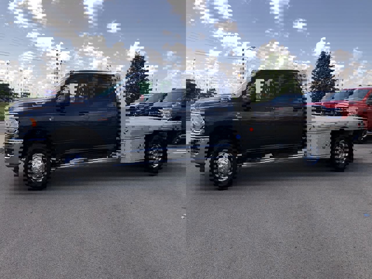 2023 Ram 3500 Tradesman photo 3