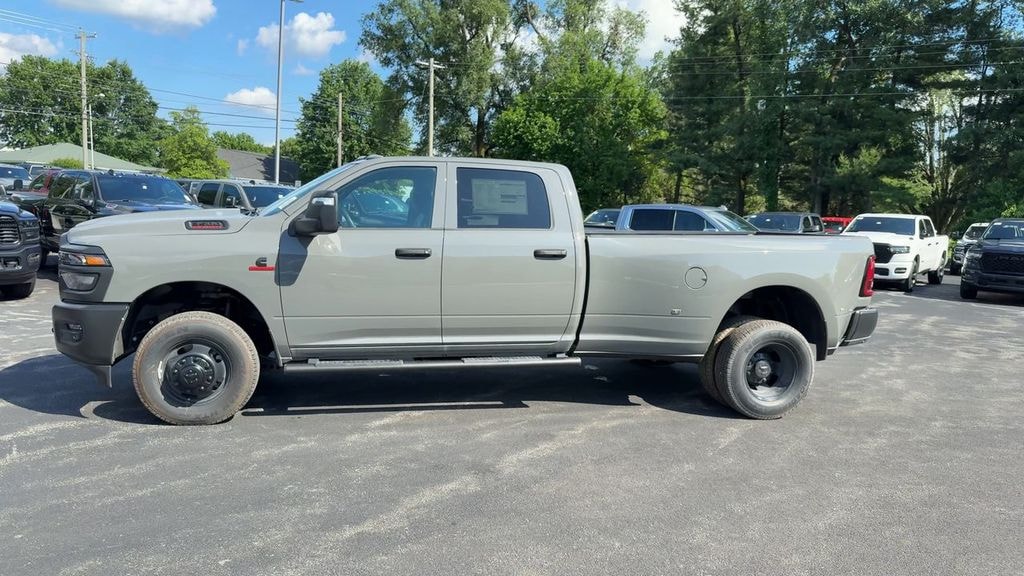 New 2026 Ram 3500 TRADESMAN CREW CAB 4X4 8' BOX Pickup