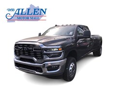 2026 Ram 3500 TRADESMAN CREW CAB 4X4 8' BOX Pickup