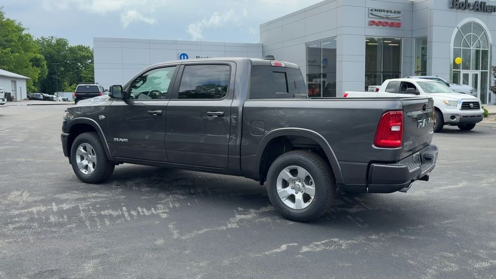 New 2026 Ram 1500 BIG HORN CREW CAB 4X4 5'7 BOX Pickup