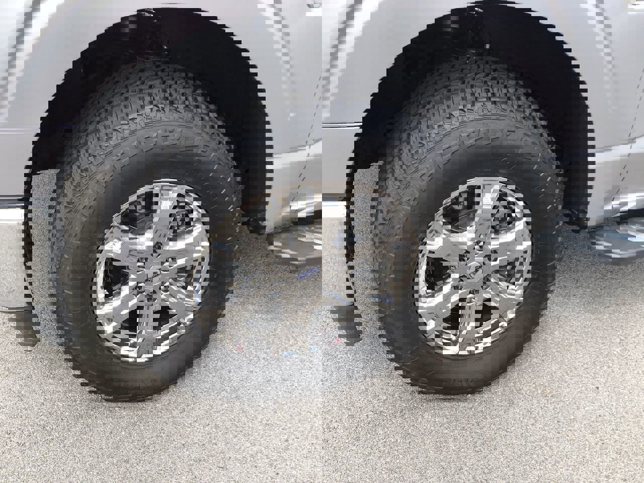 2022 Ford F-150 XLT photo 2