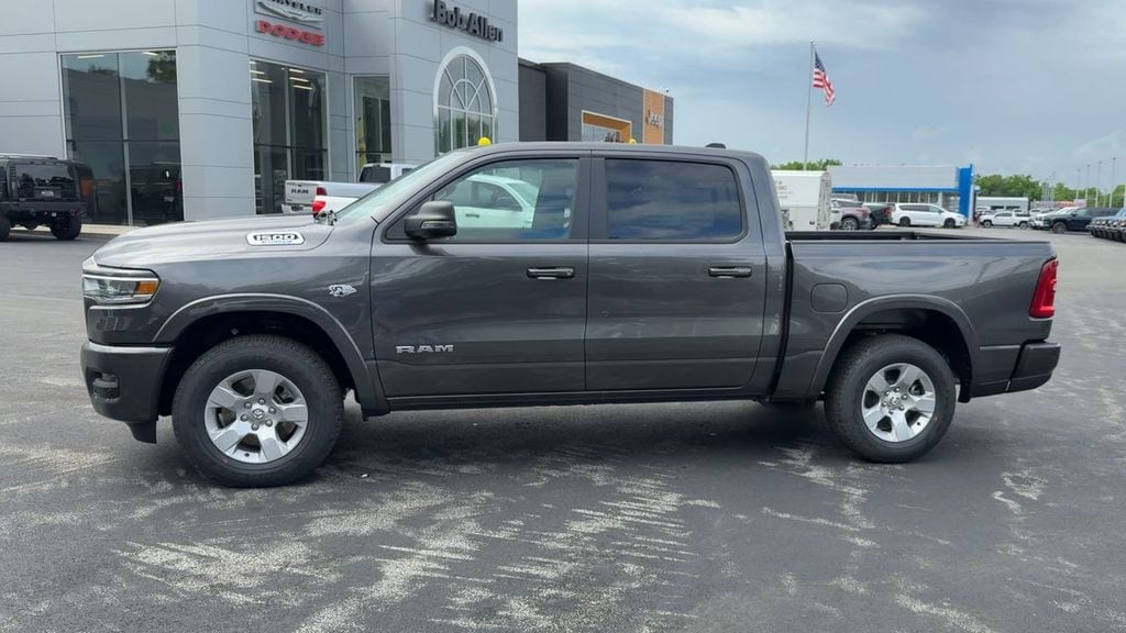 New 2026 Ram 1500 BIG HORN CREW CAB 4X4 5'7 BOX Pickup