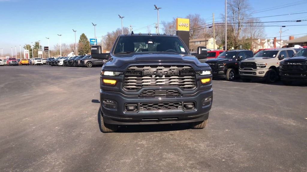 New 2026 Ram 2500 BIG HORN CREW CAB 4X4 6'4 BOX Pickup