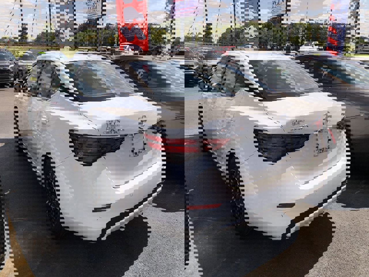 2024 Nissan Sentra SV photo 4