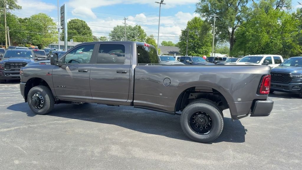 New 2026 Ram 3500 BIG HORN CREW CAB 4X4 8' BOX Pickup