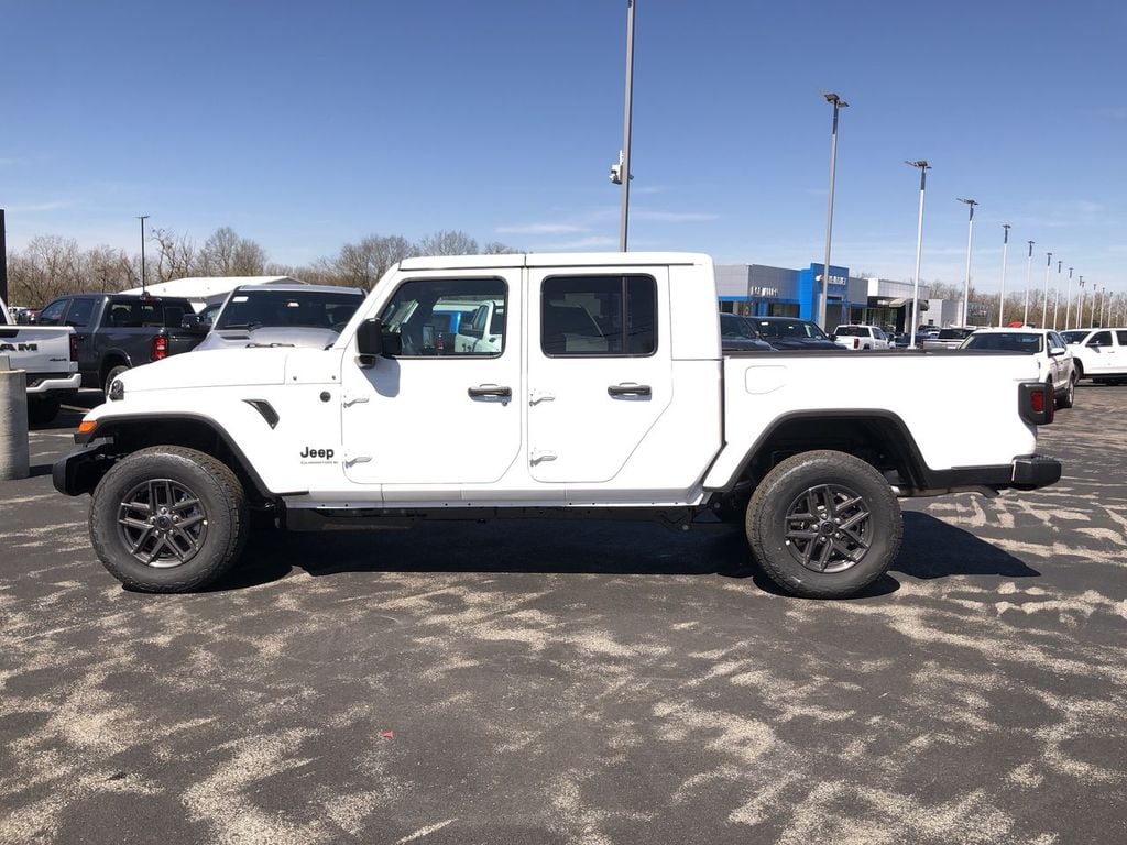 New 2026 Jeep Gladiator SPORT S 4X4 Pickup