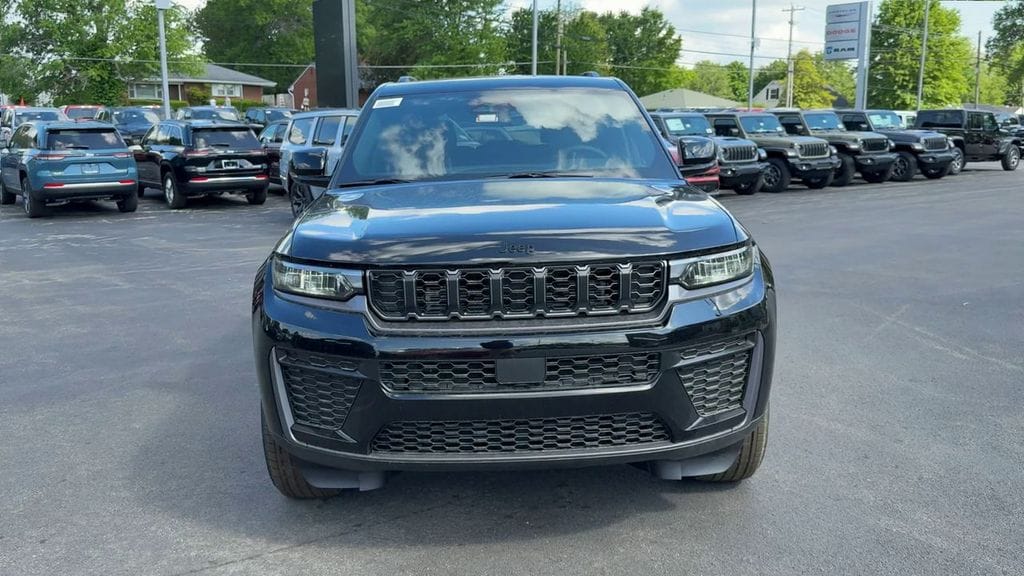 New 2026 Jeep Grand Cherokee LAREDO ALTITUDE 4X4 Sport Utility