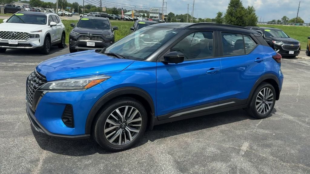 Used 2023 Nissan Kicks SR SUV