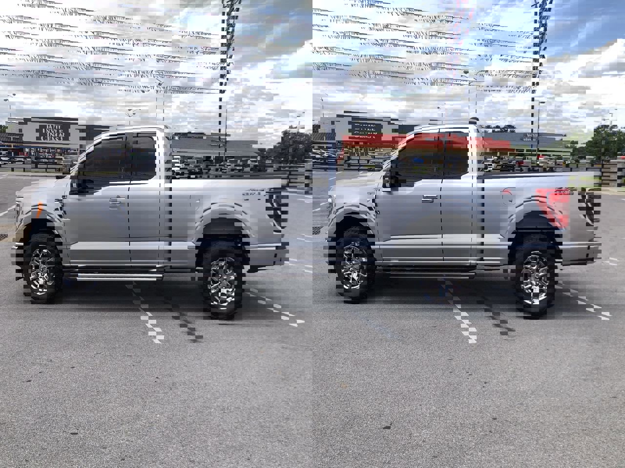 2022 Ford F-150 XLT photo 3