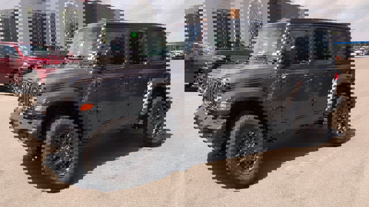 2025 Jeep Wrangler Sport S photo 4