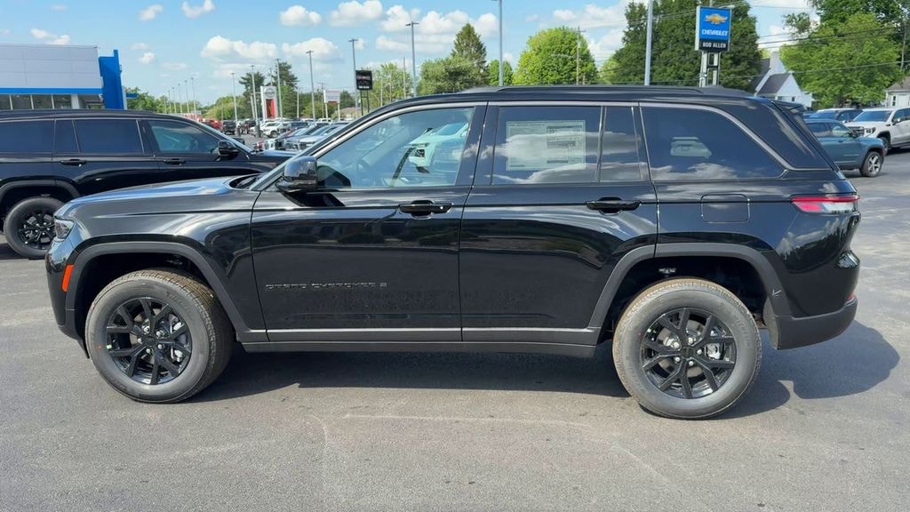 New 2026 Jeep Grand Cherokee LAREDO ALTITUDE 4X4 Sport Utility