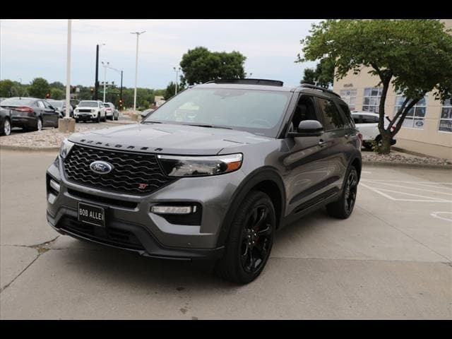 Used 2021 Ford Explorer ST with VIN 1FM5K8GC9MGC35357 for sale in Kansas City