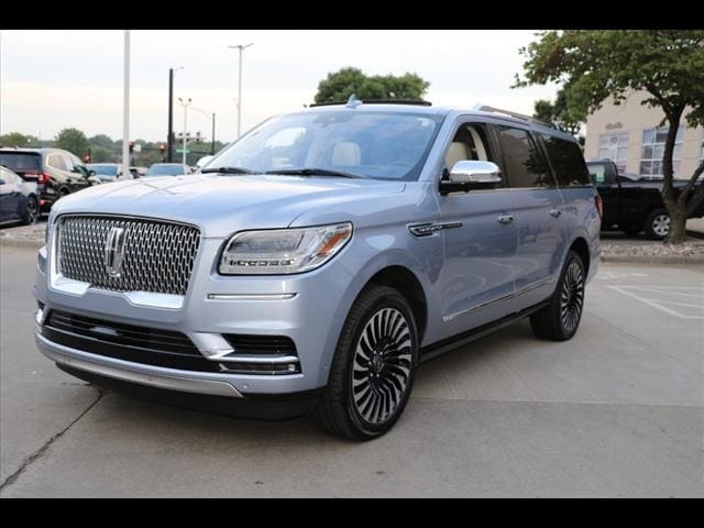 Used 2018 Lincoln Navigator Black Label with VIN 5LMJJ3TT8JEL08636 for sale in Kansas City