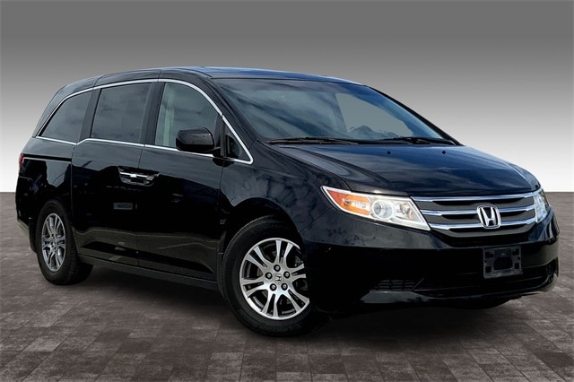 Used 2013 Honda Odyssey EX-L with VIN 5FNRL5H61DB081179 for sale in Kansas City