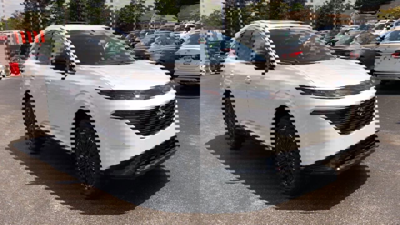 2025 Nissan Murano Platinum photo 2