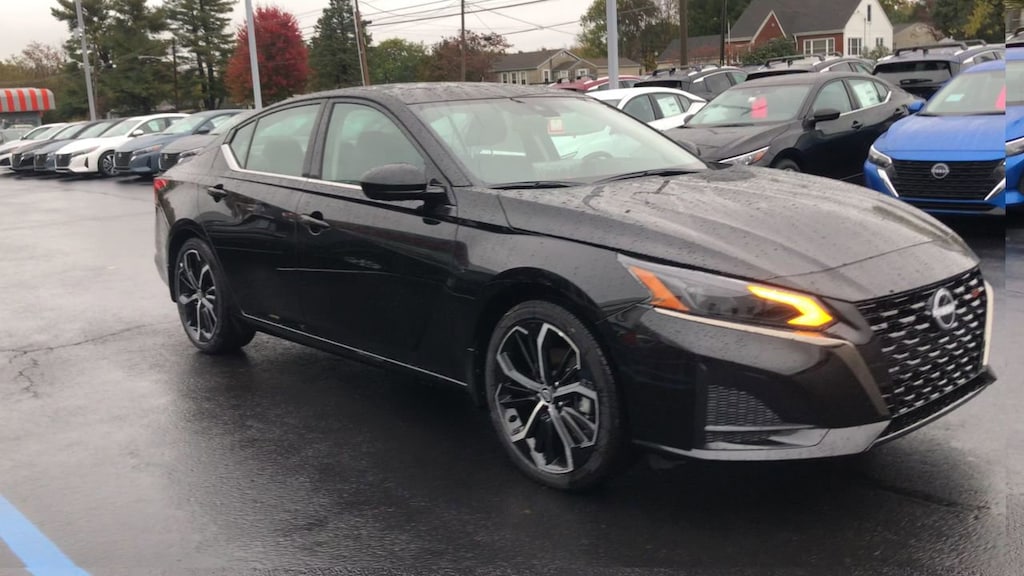 New 2025 Nissan Altima SR Sedan