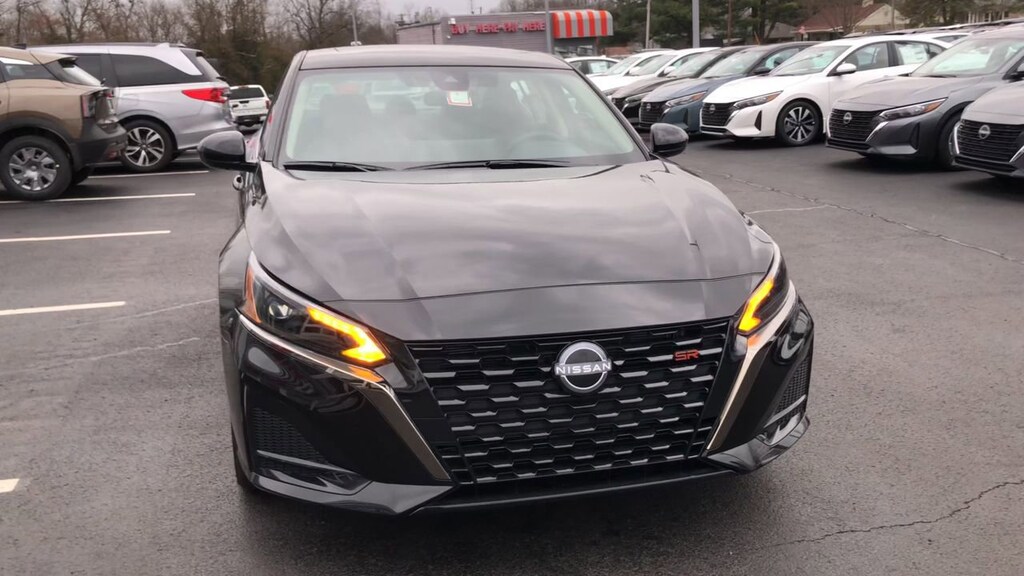 New 2025 Nissan Altima SR Sedan