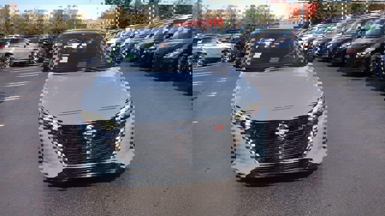 2025 Nissan Sentra SR photo 2