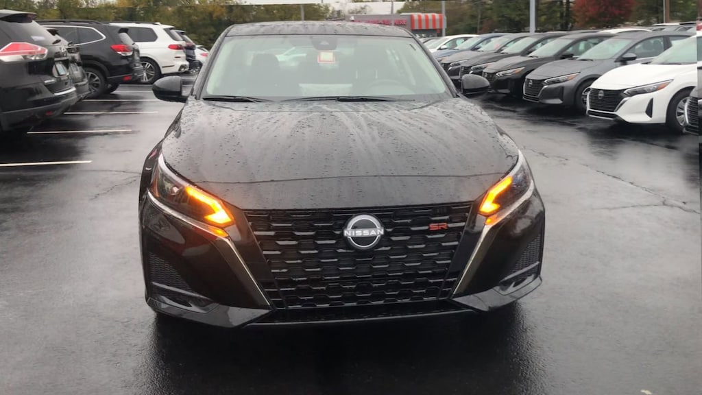 New 2025 Nissan Altima SR Sedan