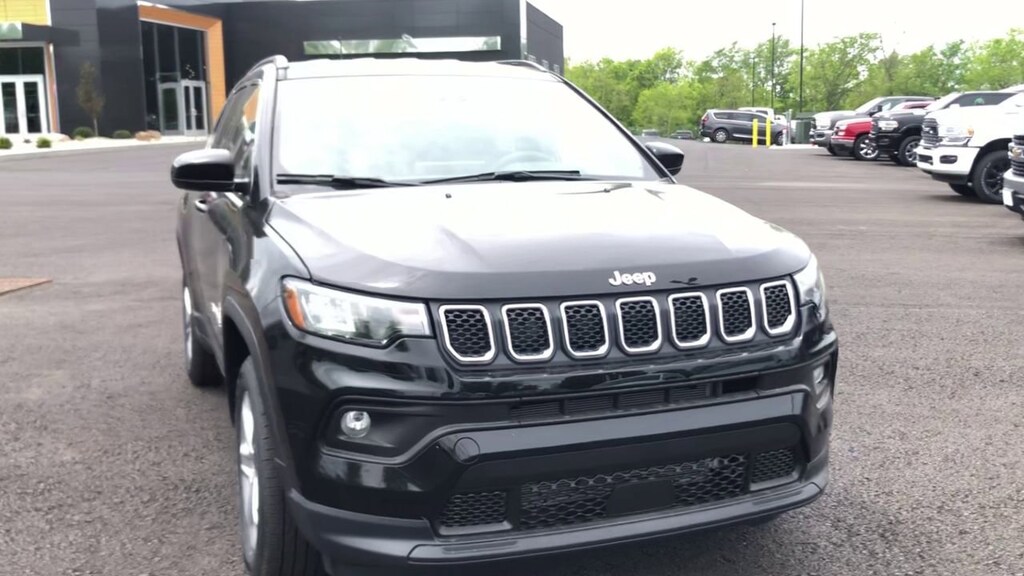 Used 2023 Jeep Compass Latitude SUV