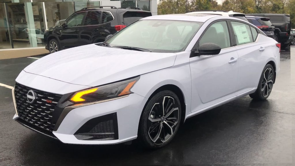 New 2025 Nissan Altima SR Sedan