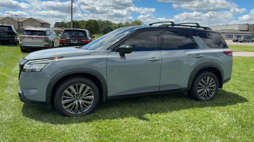 Used 2024 Nissan Pathfinder SL SUV