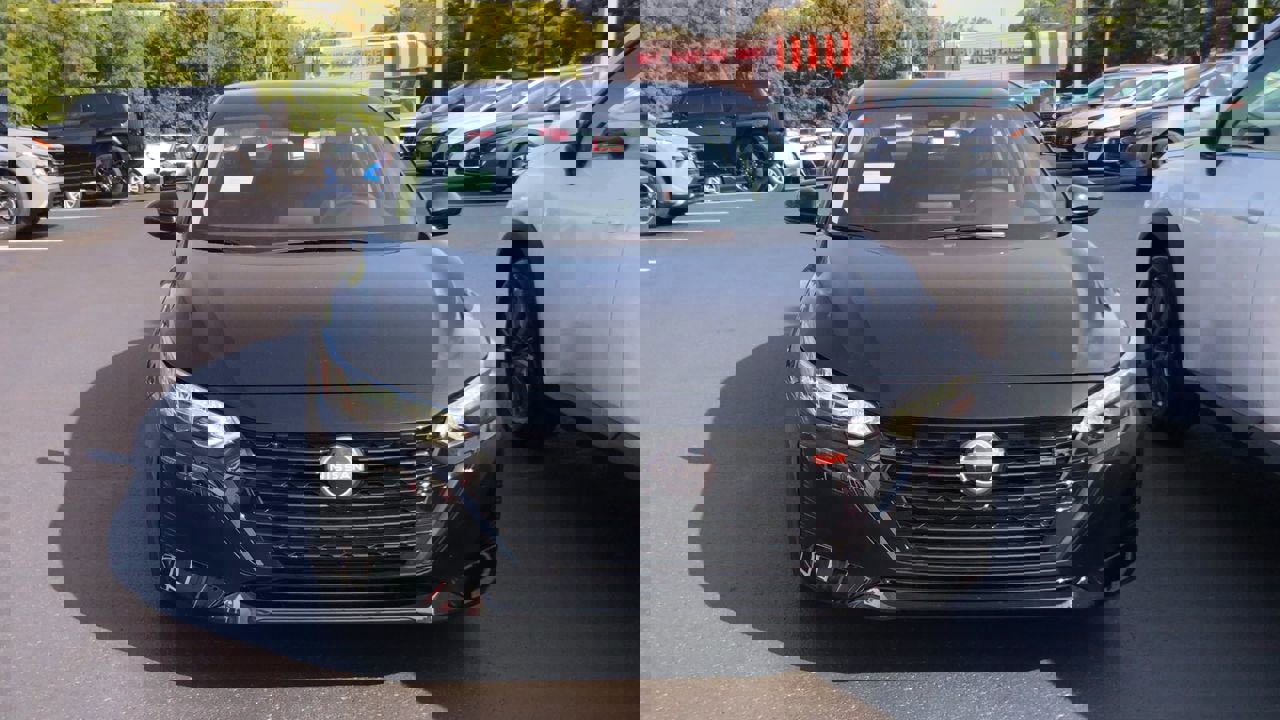 2025 Nissan Sentra SR photo 2