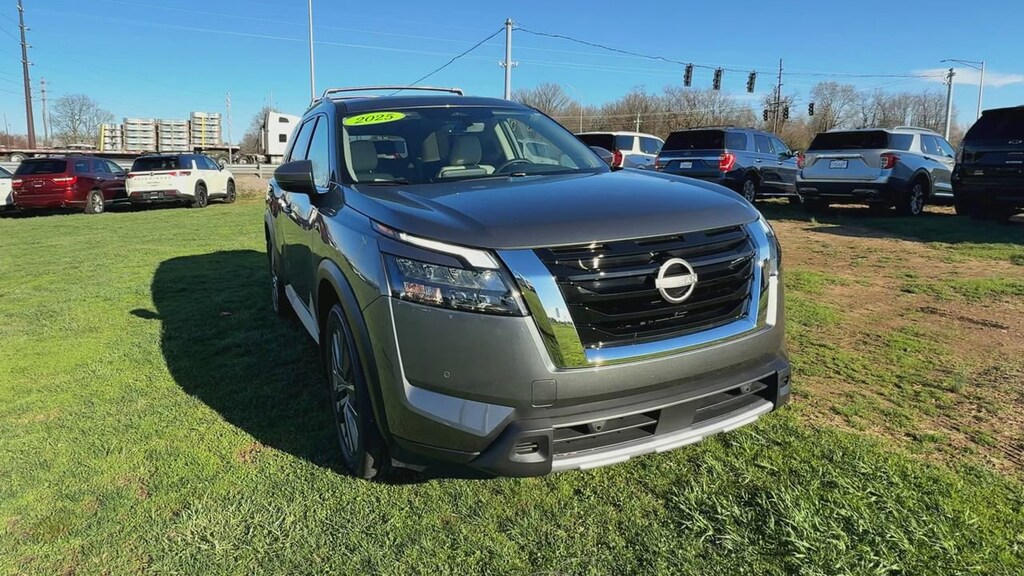 Used 2025 Nissan Pathfinder SL SUV