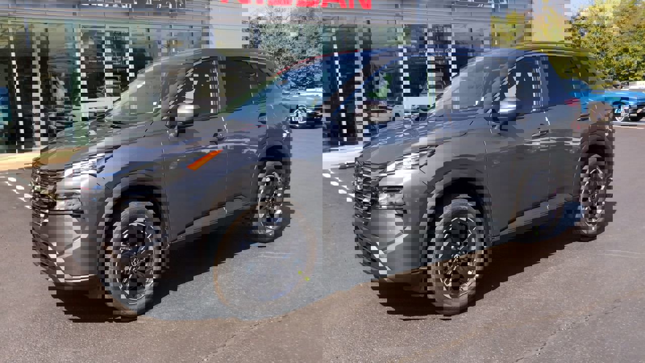 2026 Nissan Rogue SV photo 2