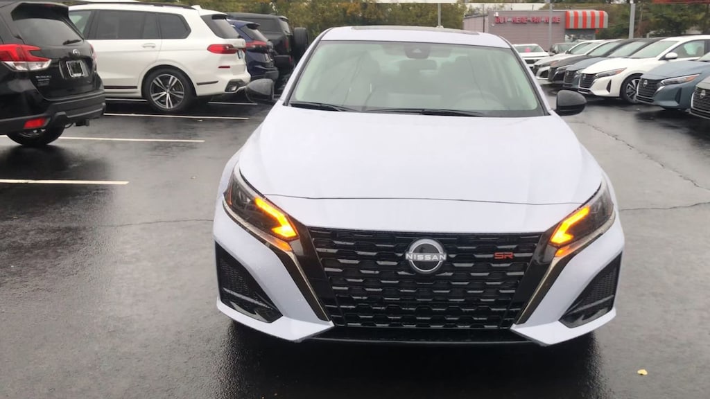 New 2025 Nissan Altima SR Sedan