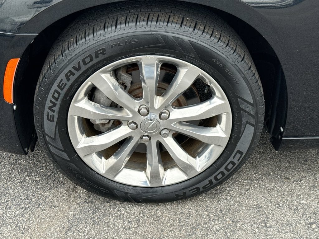 Used 2015 Chrysler 300 Limited with VIN 2C3CCARG0FH883049 for sale in Danville, KY