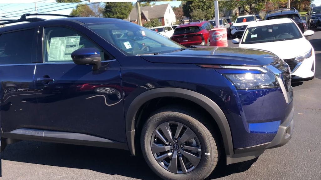 New 2025 Nissan Pathfinder SV SUV