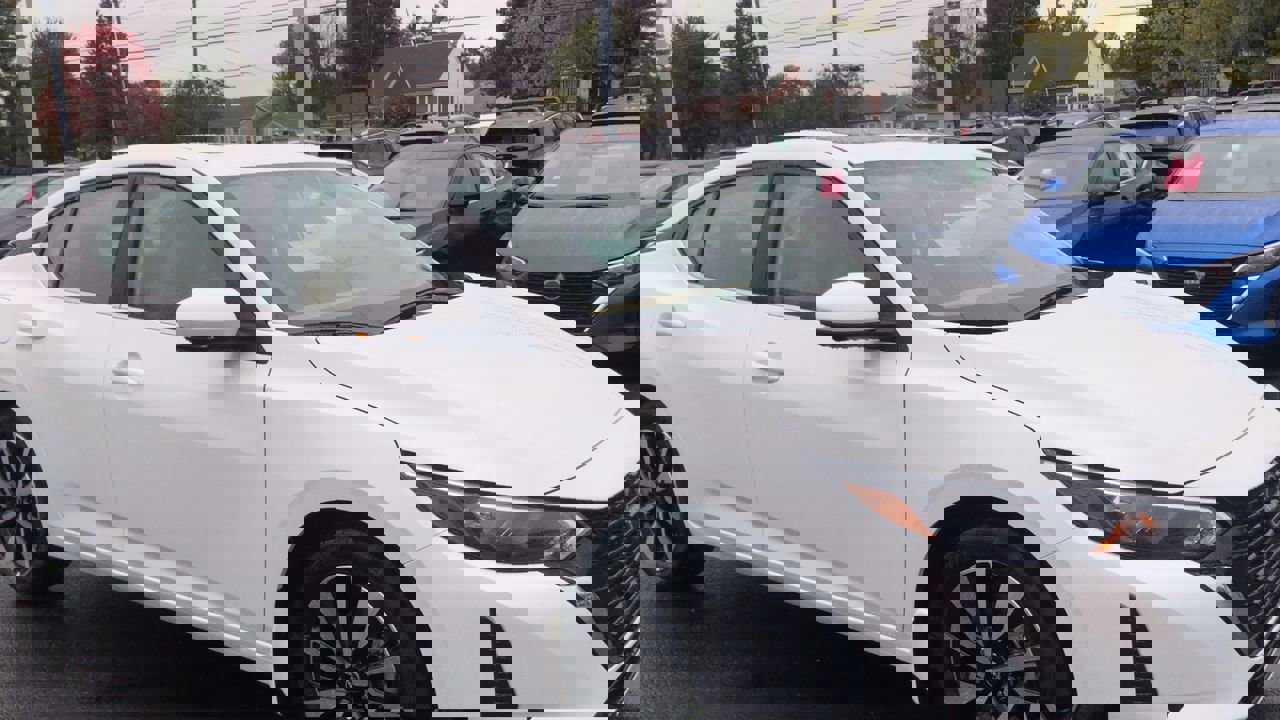 2025 Nissan Sentra SV photo 2