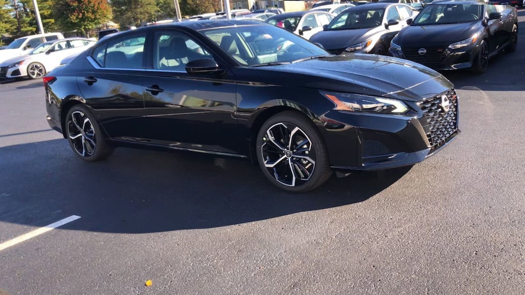 New 2025 Nissan Altima SR Sedan