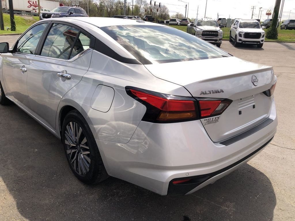 Used 2025 Nissan Altima SV Sedan