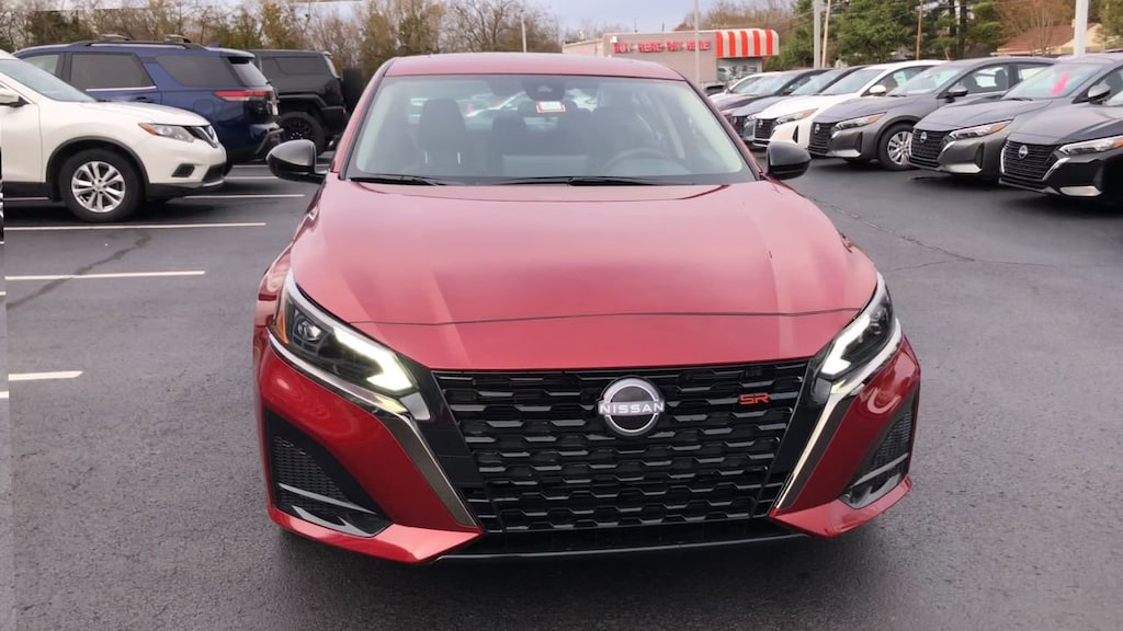 New 2025 Nissan Altima SR Sedan