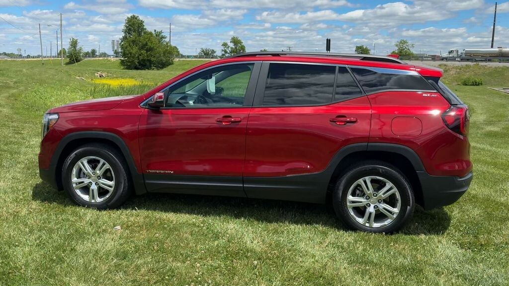 Used 2022 GMC Terrain SLE SUV