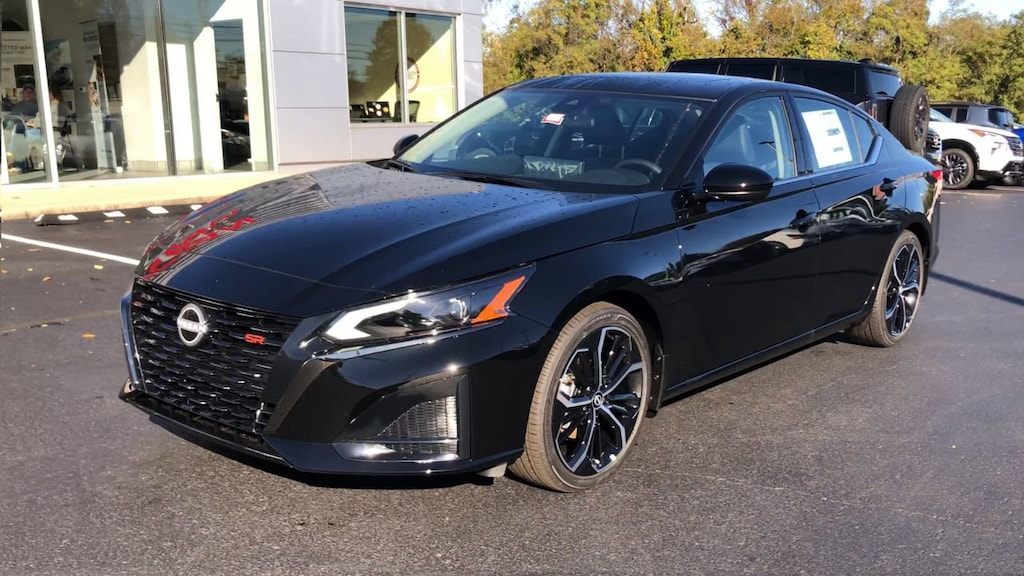 New 2025 Nissan Altima SR Sedan