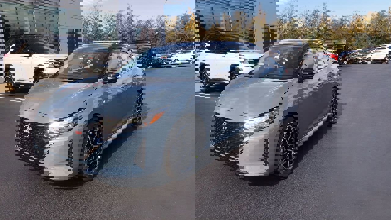 2025 Nissan Sentra SR photo 3