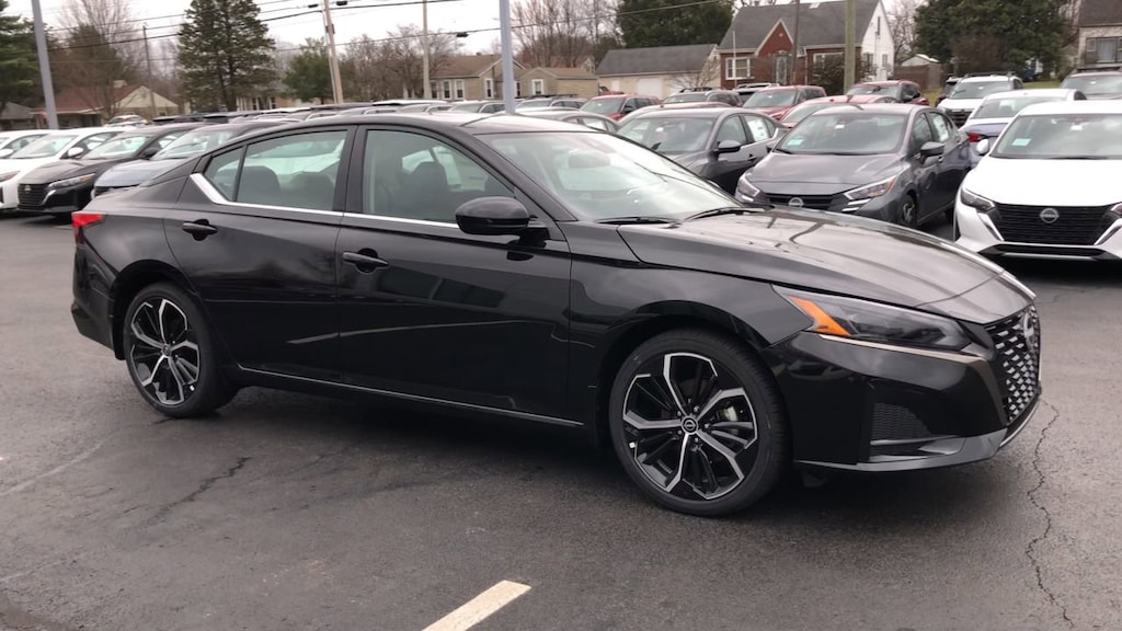 New 2025 Nissan Altima SR Sedan