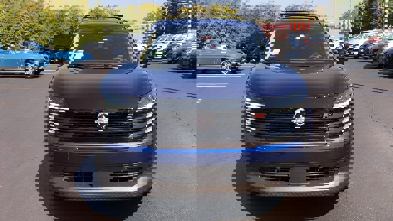 2026 Nissan Kicks SR photo 3