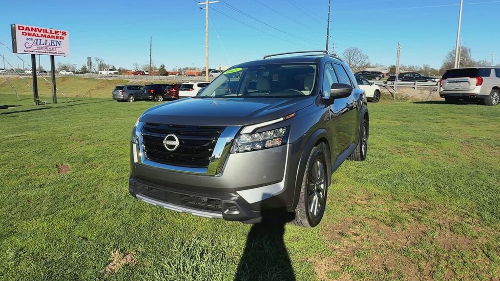 Used 2025 Nissan Pathfinder SL SUV