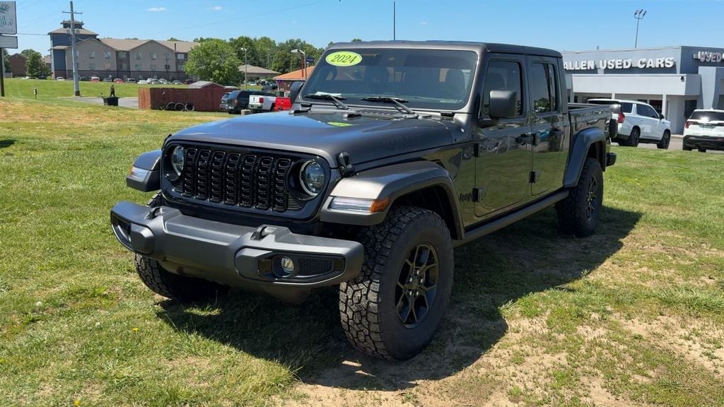 Used 2024 Jeep Gladiator Sport Truck Crew Cab