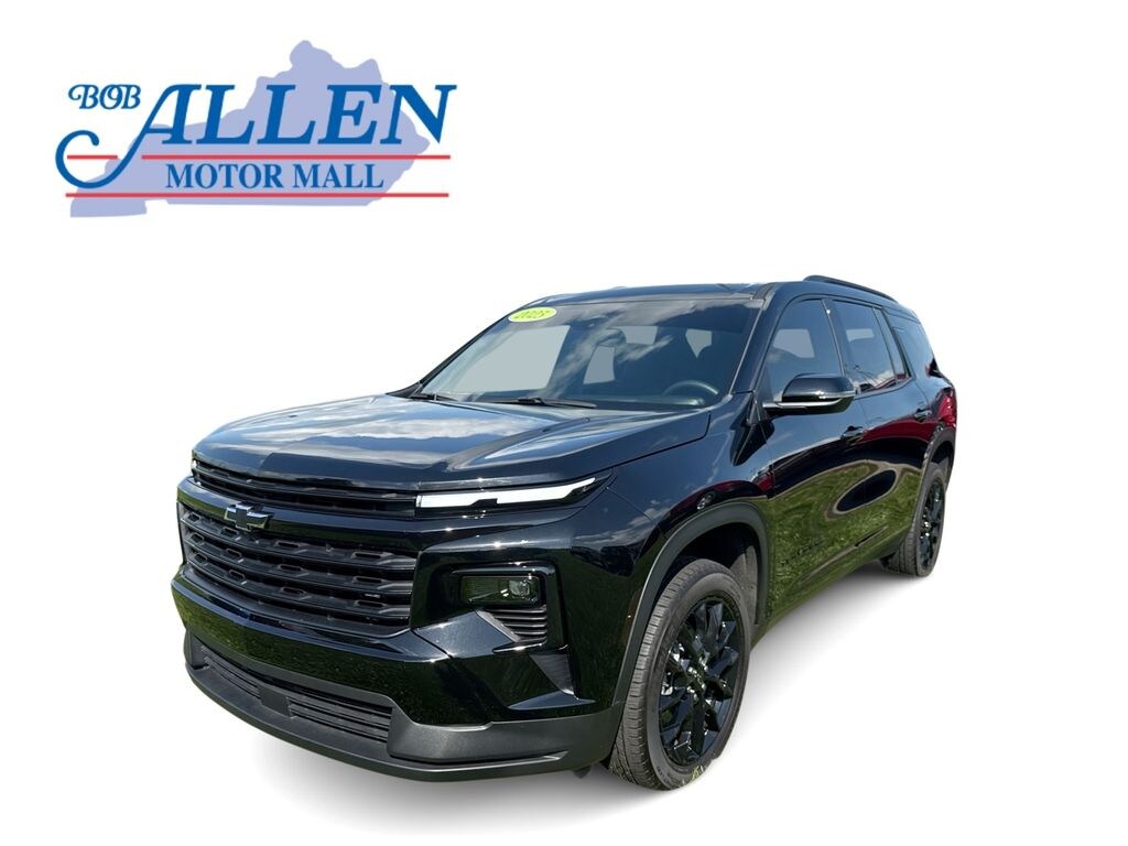 Used 2025 Chevrolet Traverse LT SUV