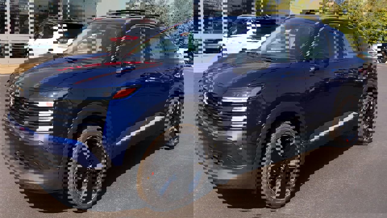 2026 Nissan Kicks SR photo 4